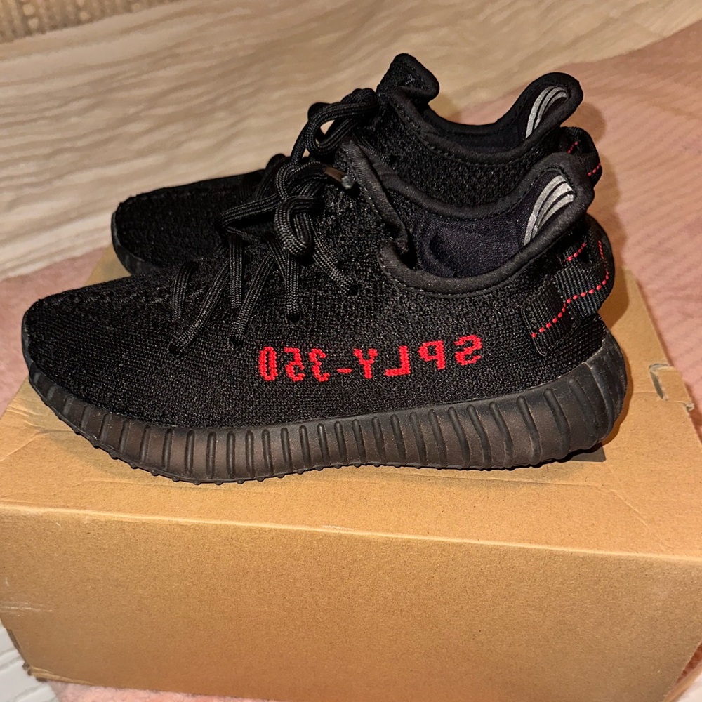 Yeezy 350 Boost v2 ‘Bred’